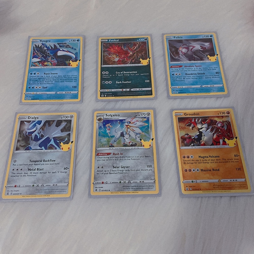 Bundle 6 Pokemon Celebrations 25th Anniversary Pokemon Cards Like New